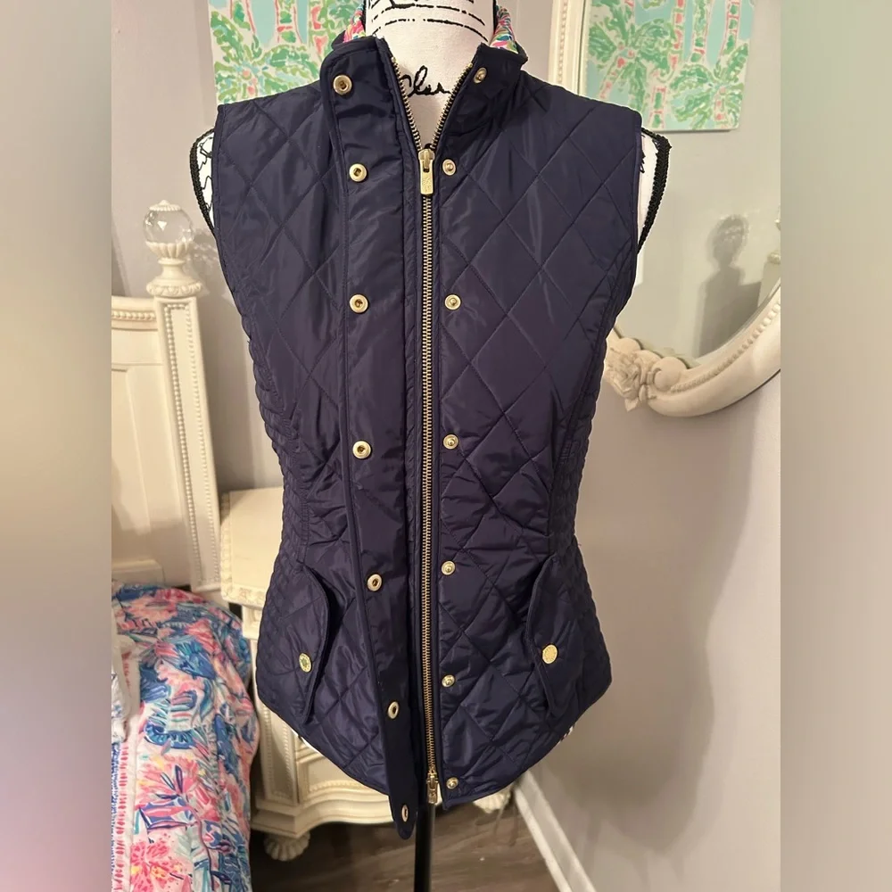 Lilly Pulitzer navy quilted vest - Picture 4 of 13